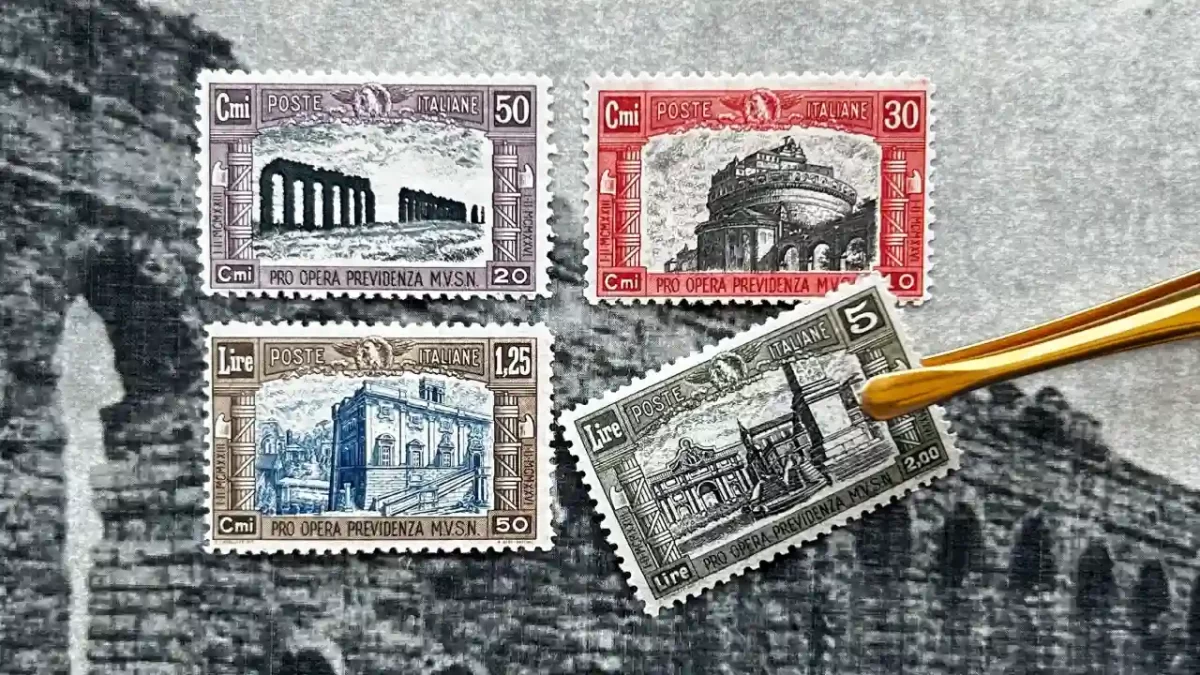 Francobolli con colori diversi della serie Seconda Milizia
